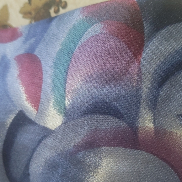 Men's silk tie. Multi color pattern. Bill Blass - Picture 2 of 4